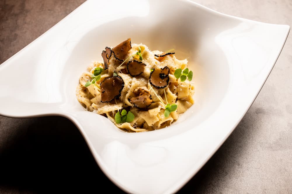 TAGLIATELLE CACIO PEPE E TARTUFO